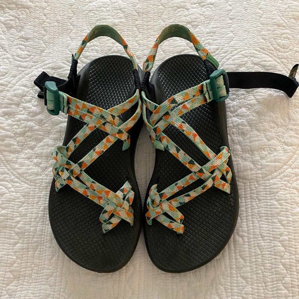 Chaco sandal. Green pattern. Women’s size 8.